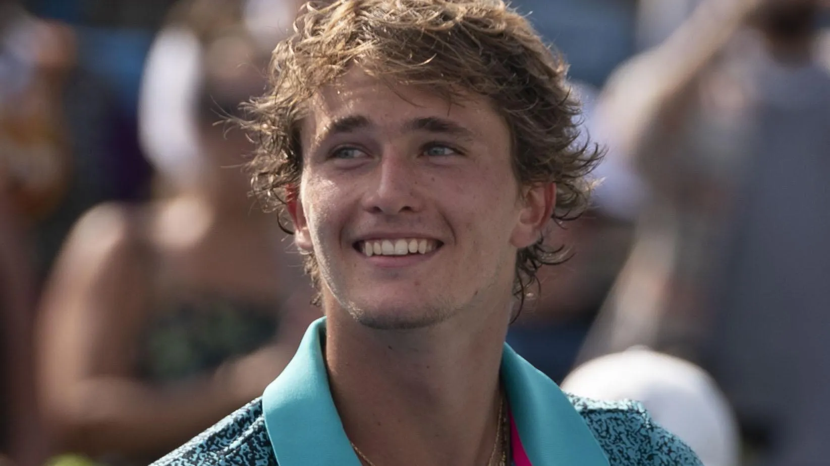 Александр Зверев в третий раз в карьере вышел в полуфинал Australian Open