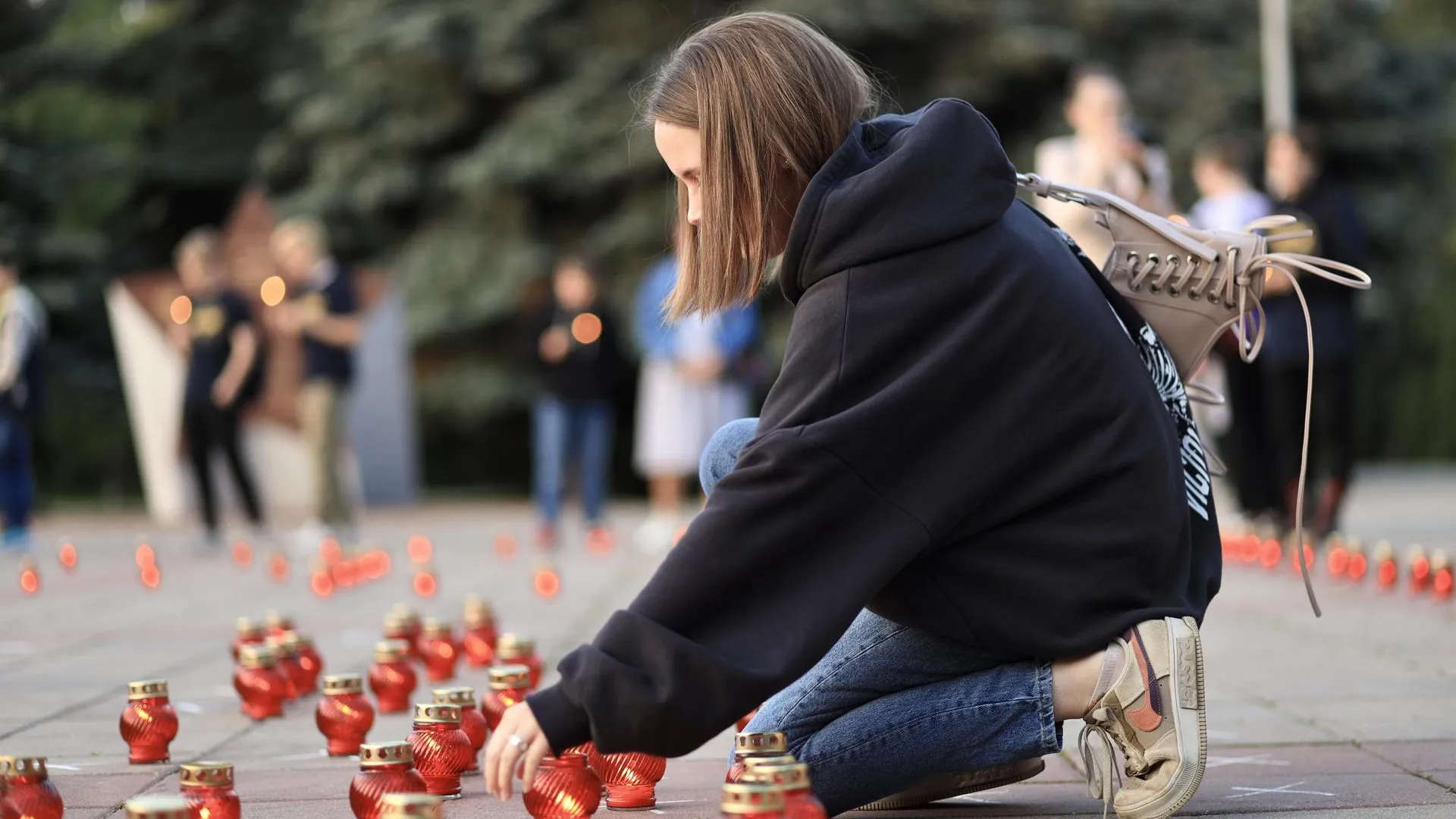 В Королеве в День памяти и скорби провели международную акцию «Огненные картины войны»