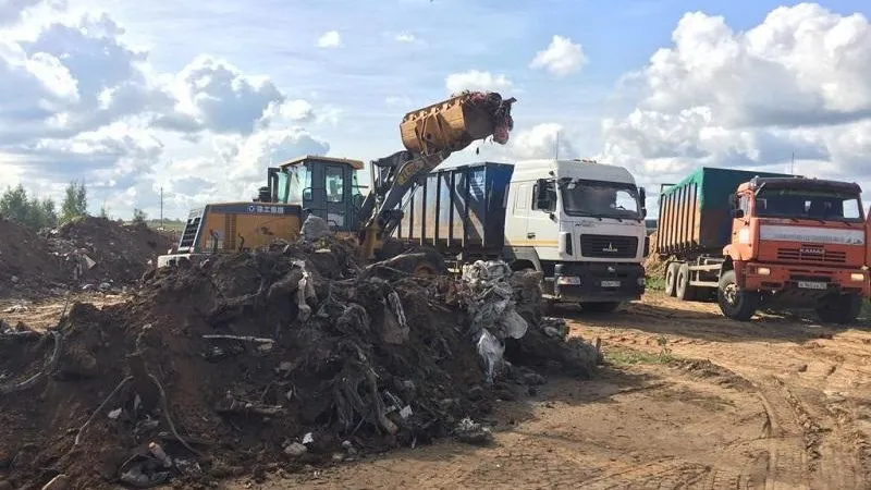 Свалку объемом более 2 тыс кубометров начали ликвидировать в Волоколамском округе