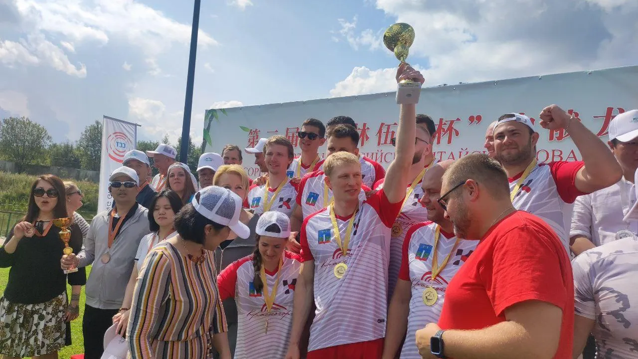 Спортсмены из Красногорска победили в соревнованиях «Гонки на лодках-драконах»