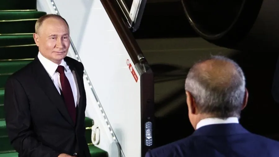 Путин прибыл в Азербайджан с двухдневным визитом