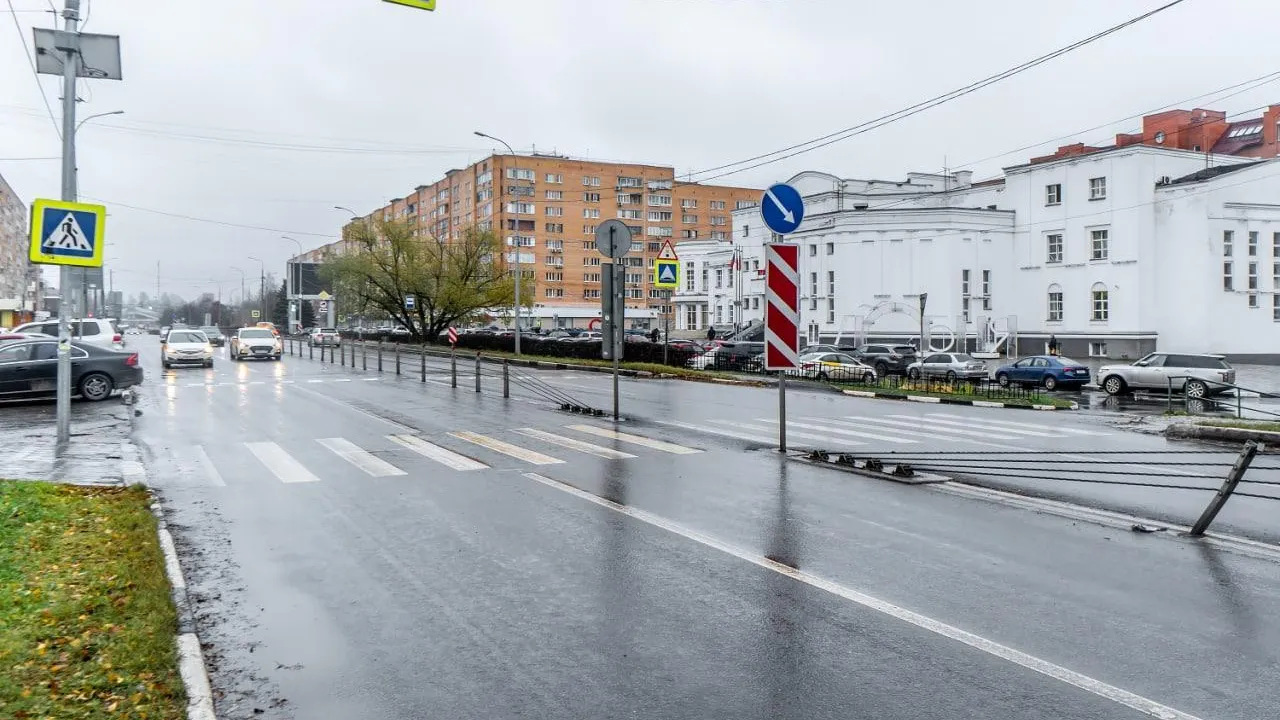 В 11 округах Подмосковья отремонтировали дорожные знаки