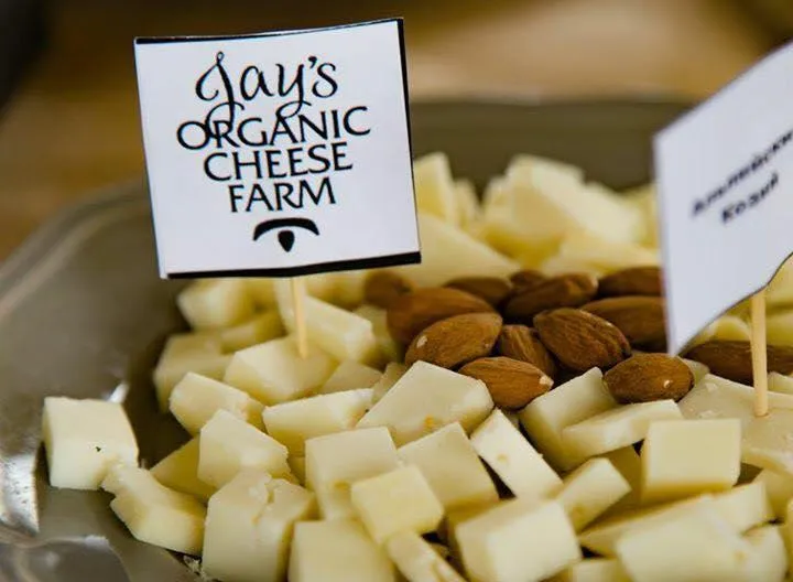 официальная группа Jay`s organic cheese and farm в соцсести "Facebook"