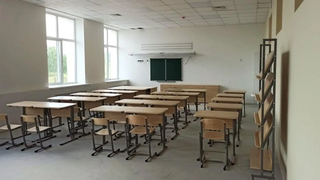 Установка мебели началась в школе Наро‑Фоминска