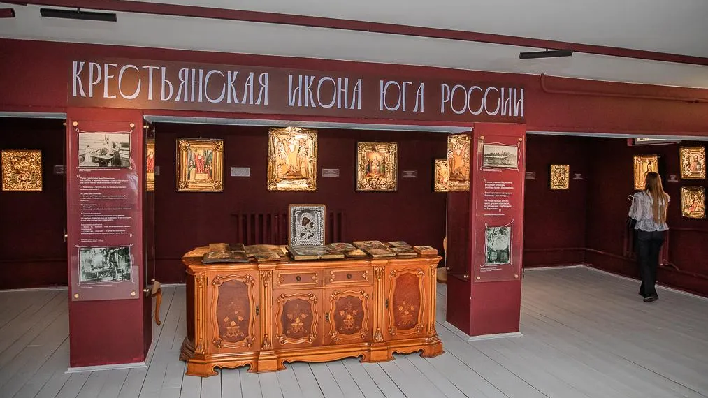 Глава Одинцовского округа осмотрел Дом у Часовни в Бузаеве
