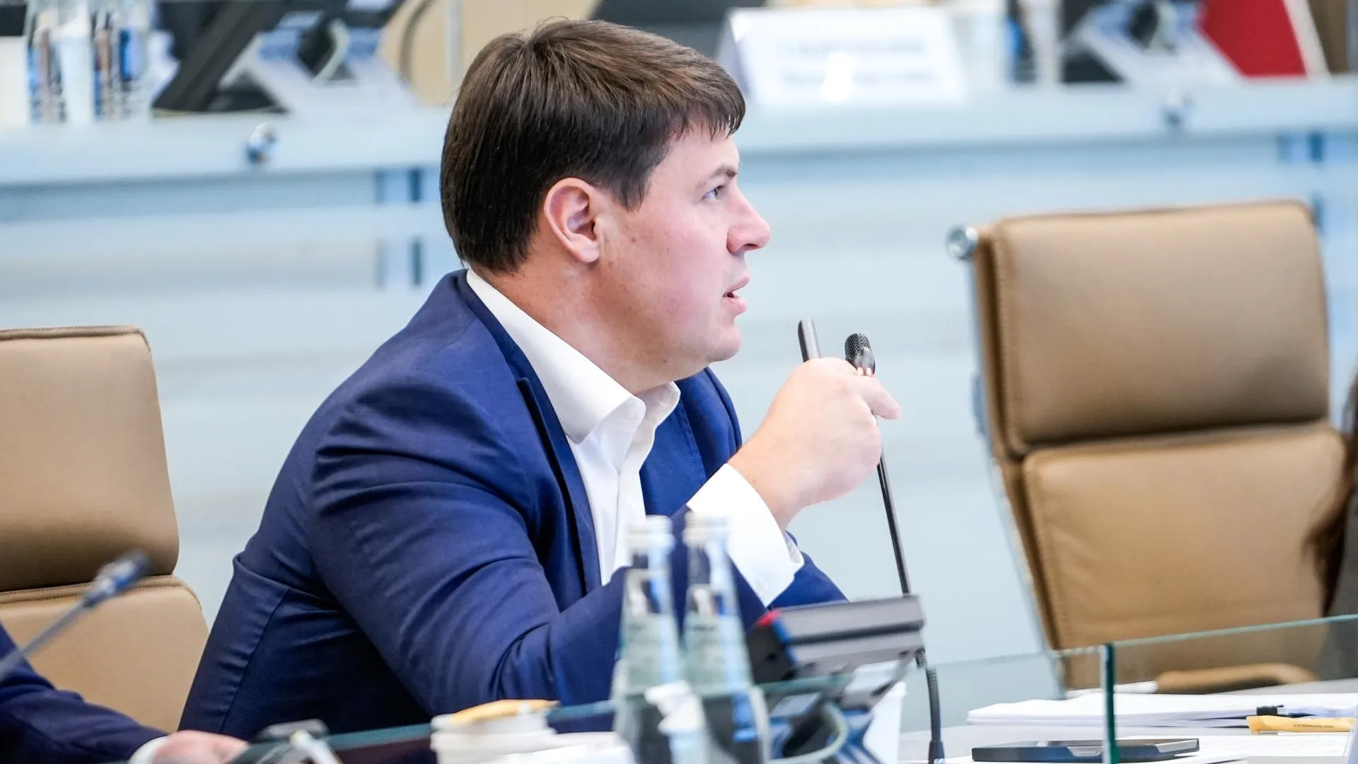 Штраф и эвакуация грозят за парковку у контейнерных площадок в Подмосковье