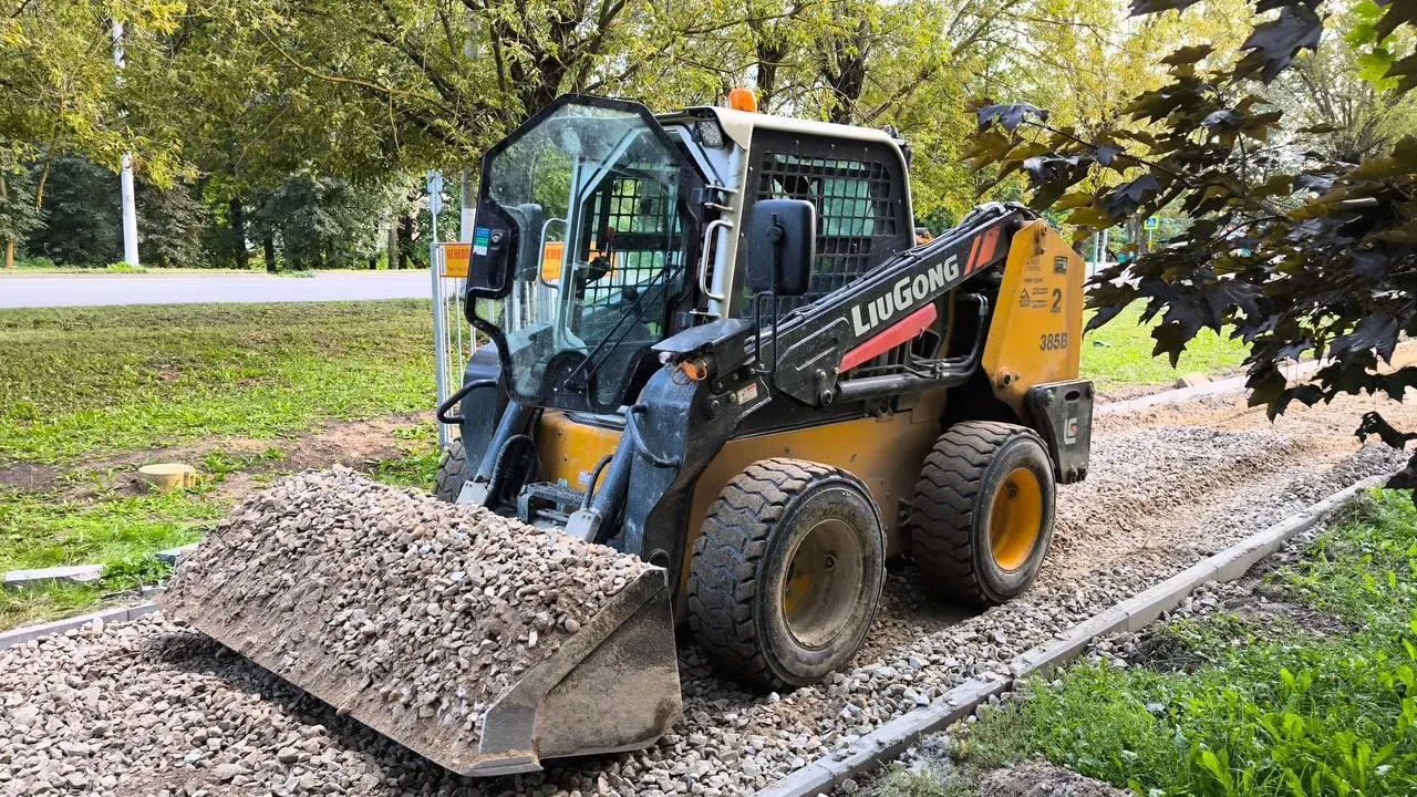 В Подмосковье в рамках проекта продолжается строительство новых тротуаров