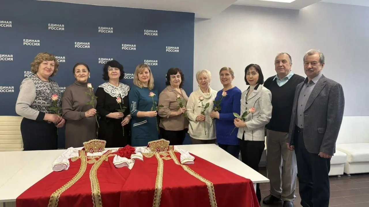 Участникам домодедовского ансамбля помогли приобрести новые костюмы для выступлений