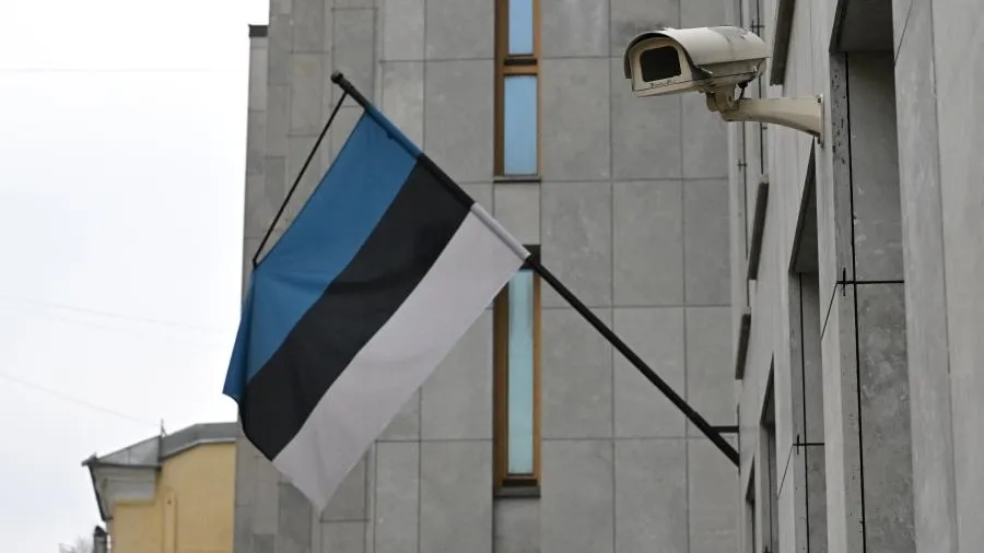 Раскрыто, зачем Эстония роет 40 км рвов и ставит бункеры на границе с РФ