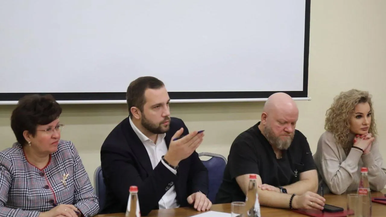 Глава Чехова встретился с коллективом чеховской больницы