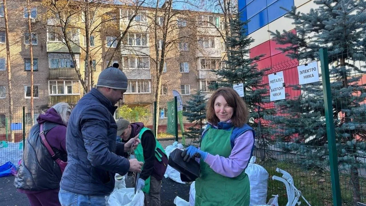 Жители и волонтеры в Королеве собрали два грузовика вторсырья