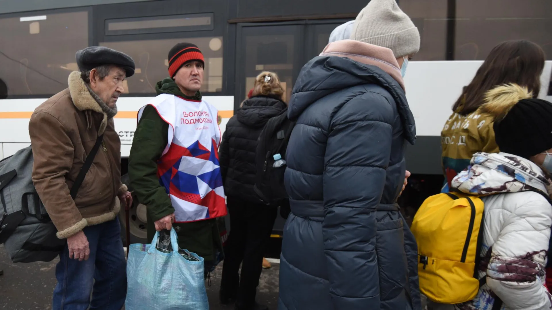 Жизнь под бомбежками и смерти: беженцы в Подмосковье рассказали о последних 8 годах в ЛДНР