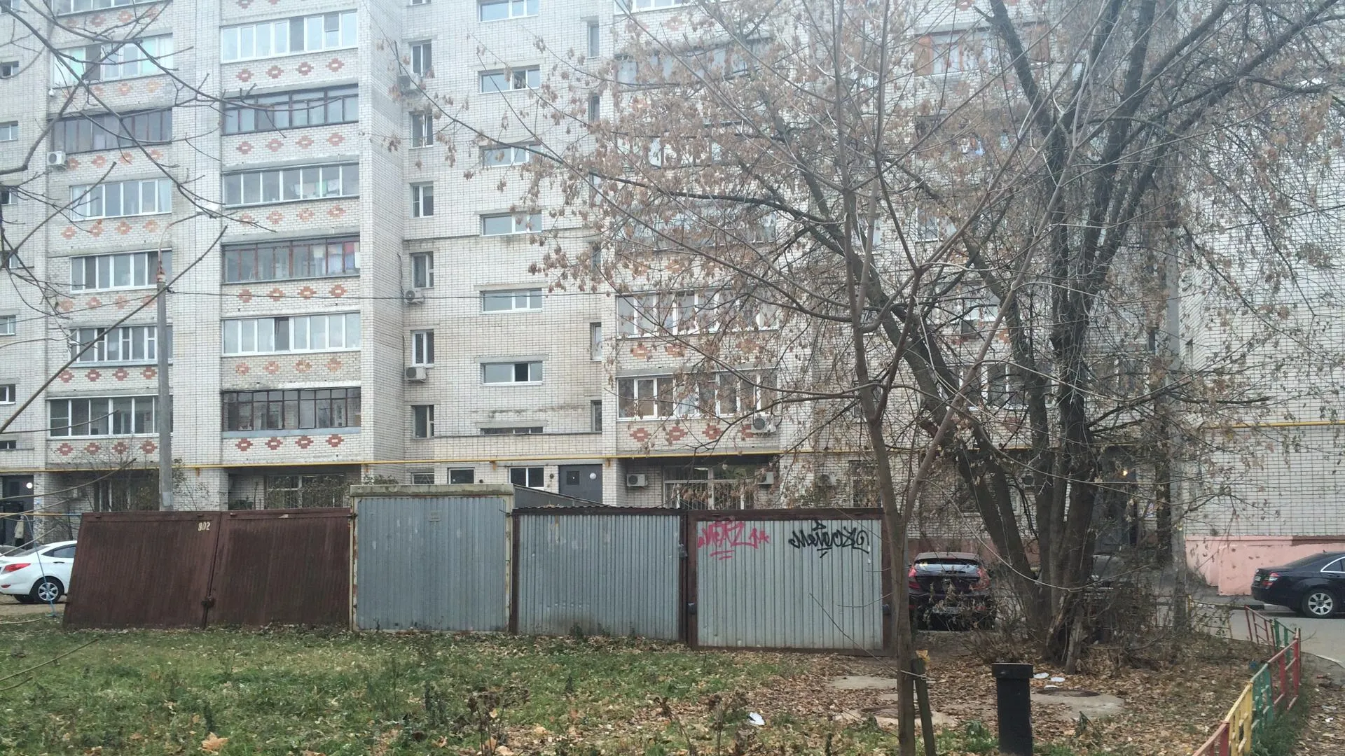 Власти Люберец планируют демонтировать старые гаражи во дворе на Быковском шоссе