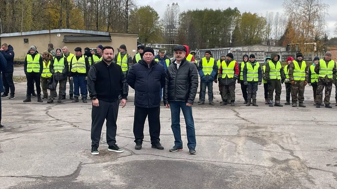 Готовность Власихи к зиме оценили на общегородском смотре