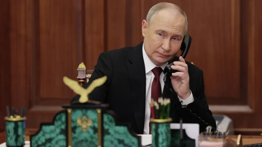 Путин провел телефонный разговор с премьер-министром Индии