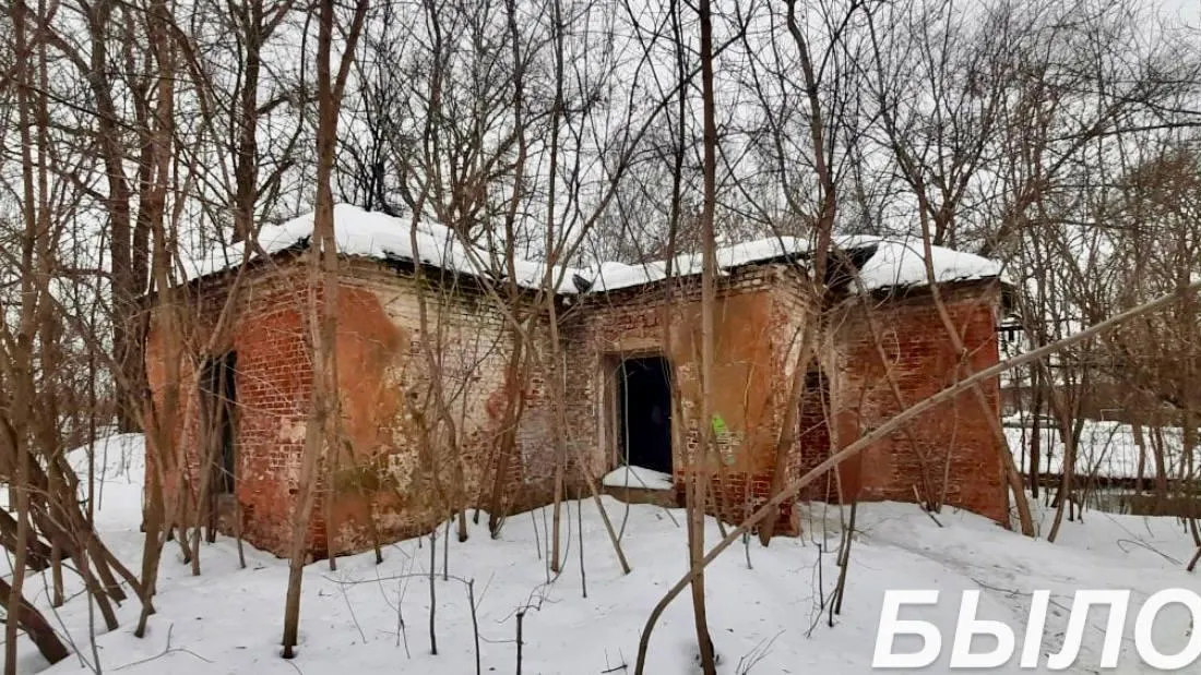 В Воскресенске снесли заброшенное водозаборное здание