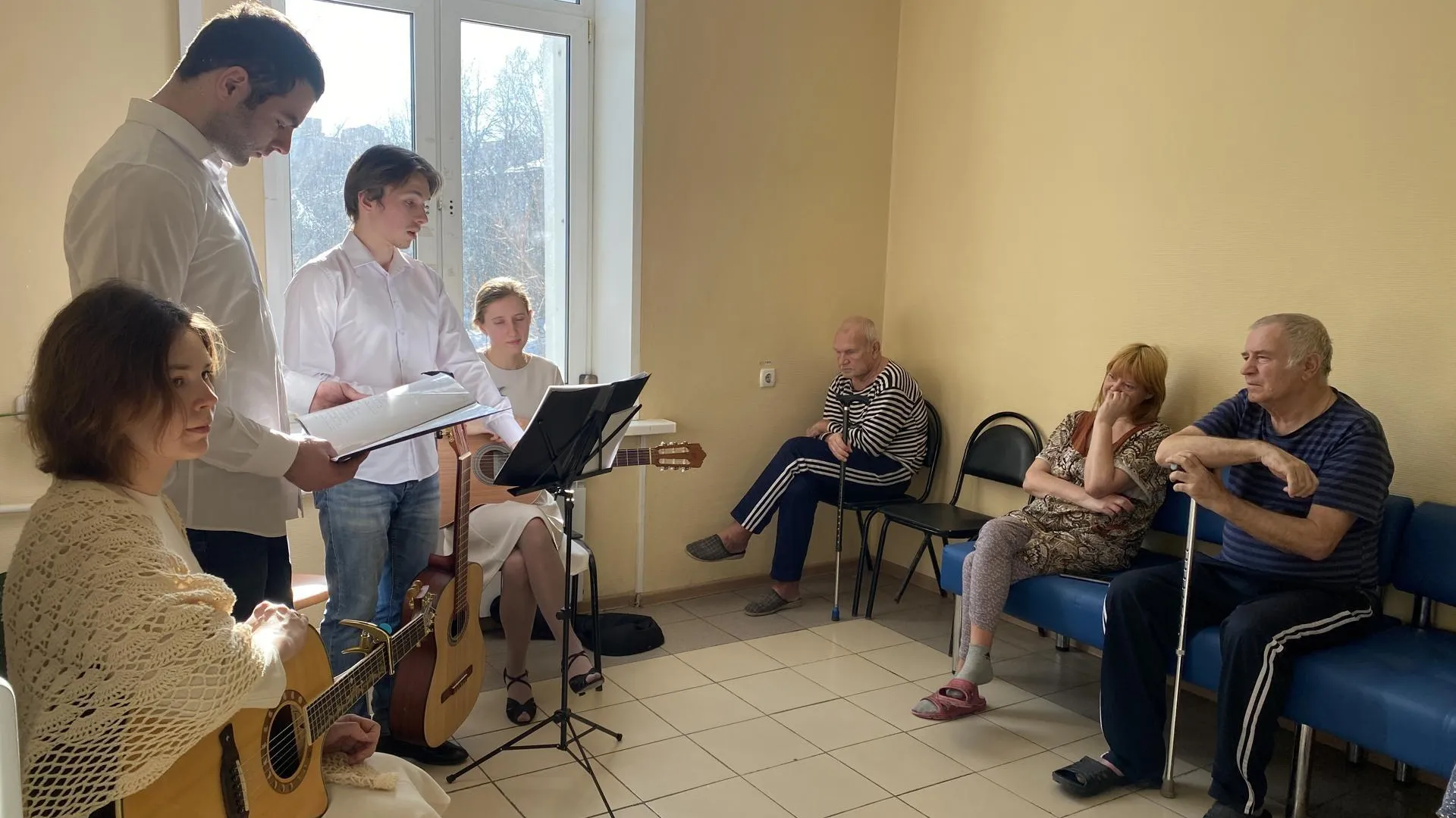 Для пациентов Долгопрудненской больницы провели творческий вечер