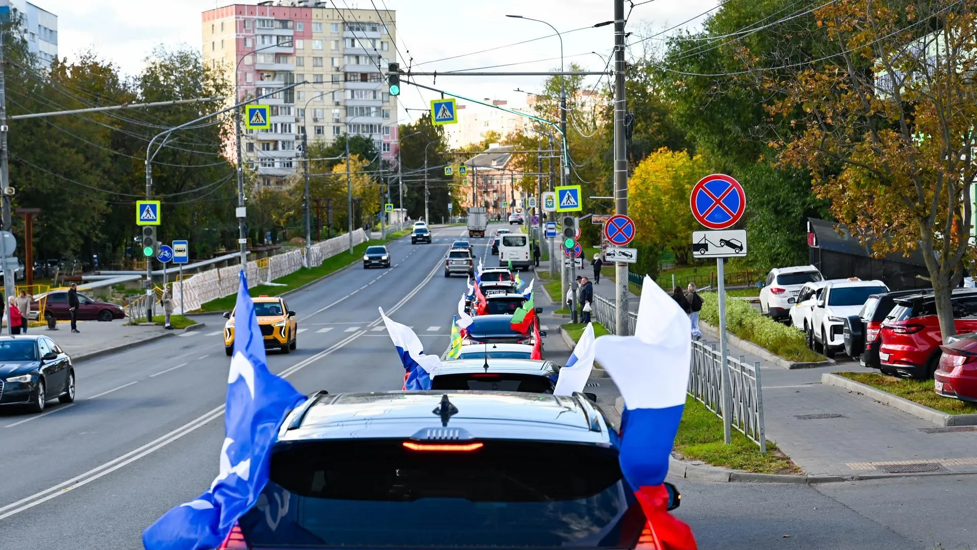 В Ленинском округе прошел патриотический автопробег