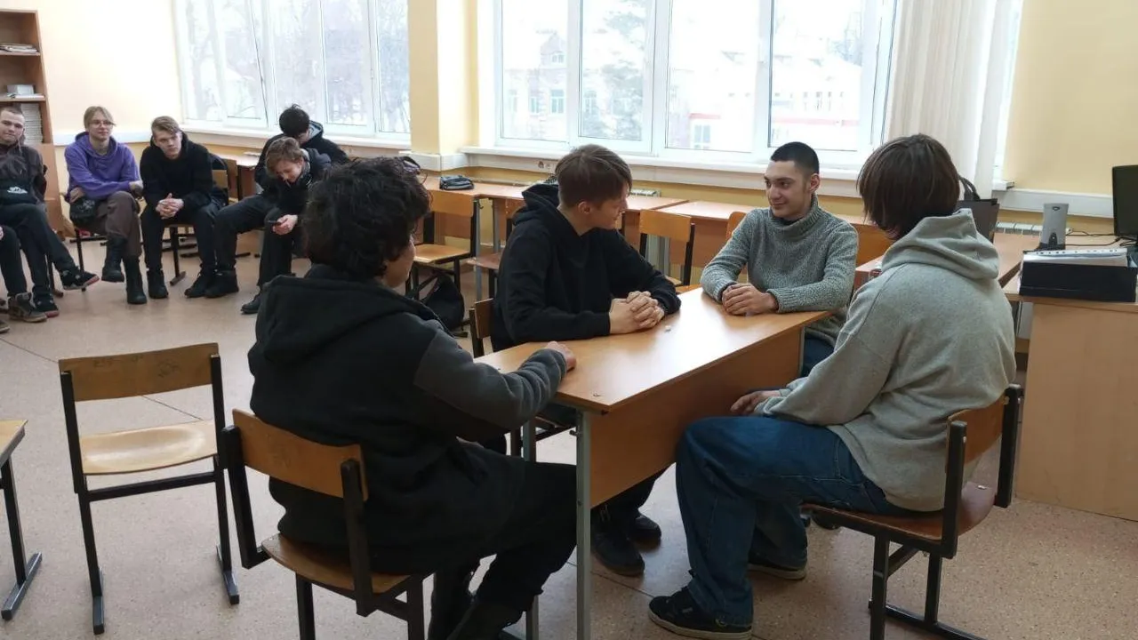 Психолог центра «Доверие» помогает студентам Щелкова противостоять опасным привычкам
