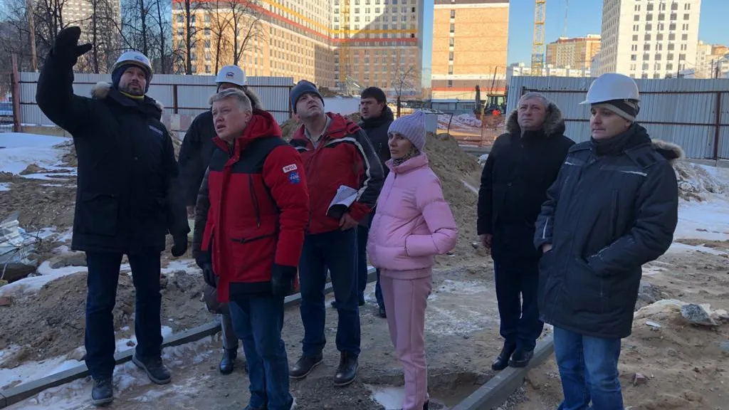 Около 100 рабочих находятся на объекте корпуса ЖК «Белая Дача» в Котельниках