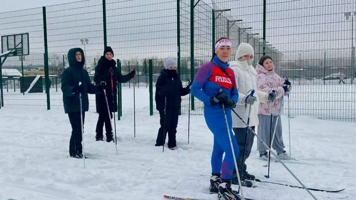 В Котельниковской школе № 2 открыли лыжный сезон