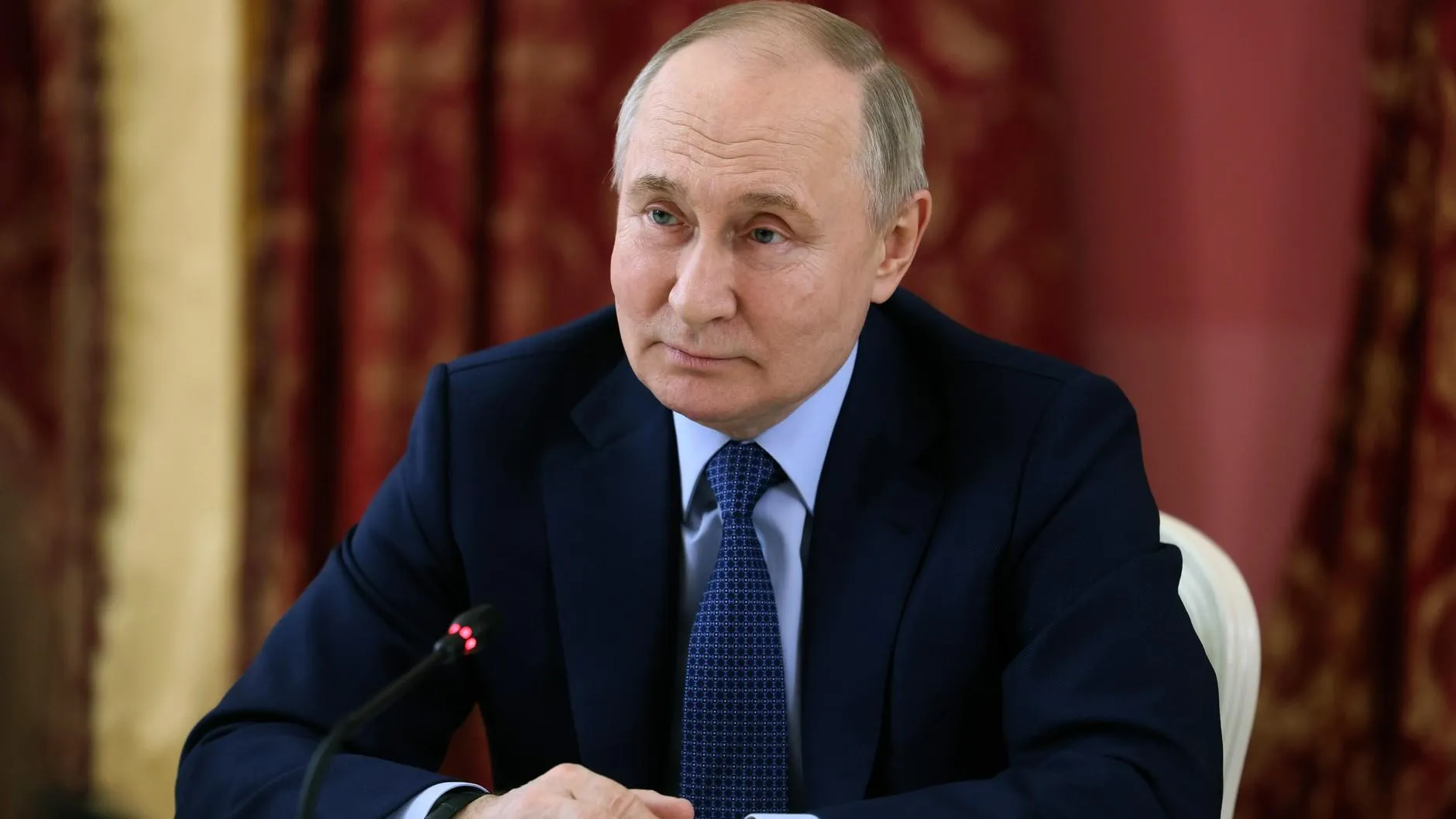 Путин поздравил россиян с 75-м Международным днем защиты детей