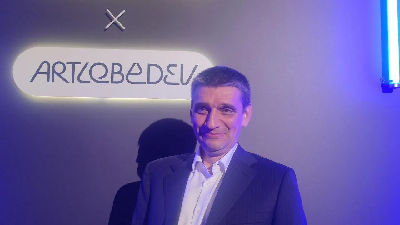 Серпуховский завод представил инновационную лифтовую кабину