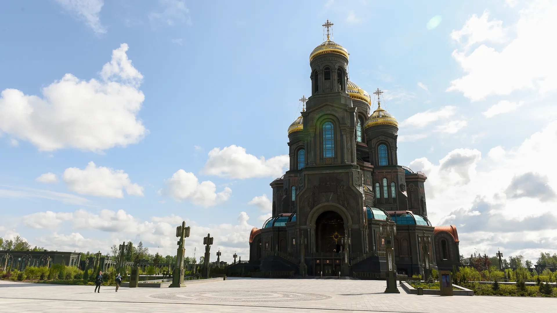Регистрация брака военнослужащего прошла в подмосковном парке «Патриот»
