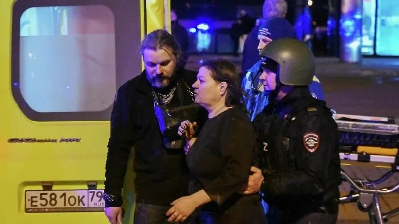 «Выбегали прямо по трупам»: очевидица о первых минутах после стрельбы в Crocus