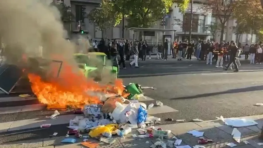 Громят машины и жгут магазины: около 200 протестующих задержали во Франции