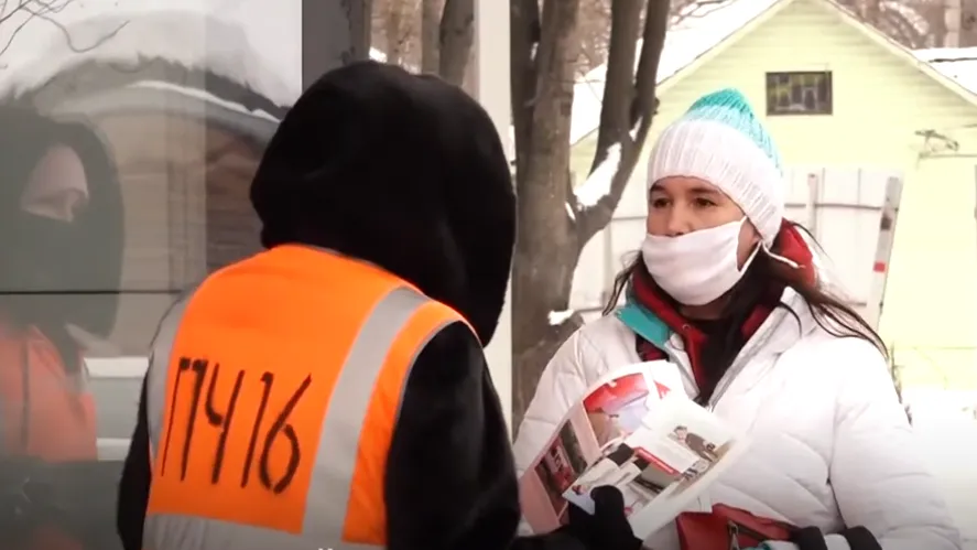 Пассажирам в Красногорске напомнили о правилах безопасности на железной дороге