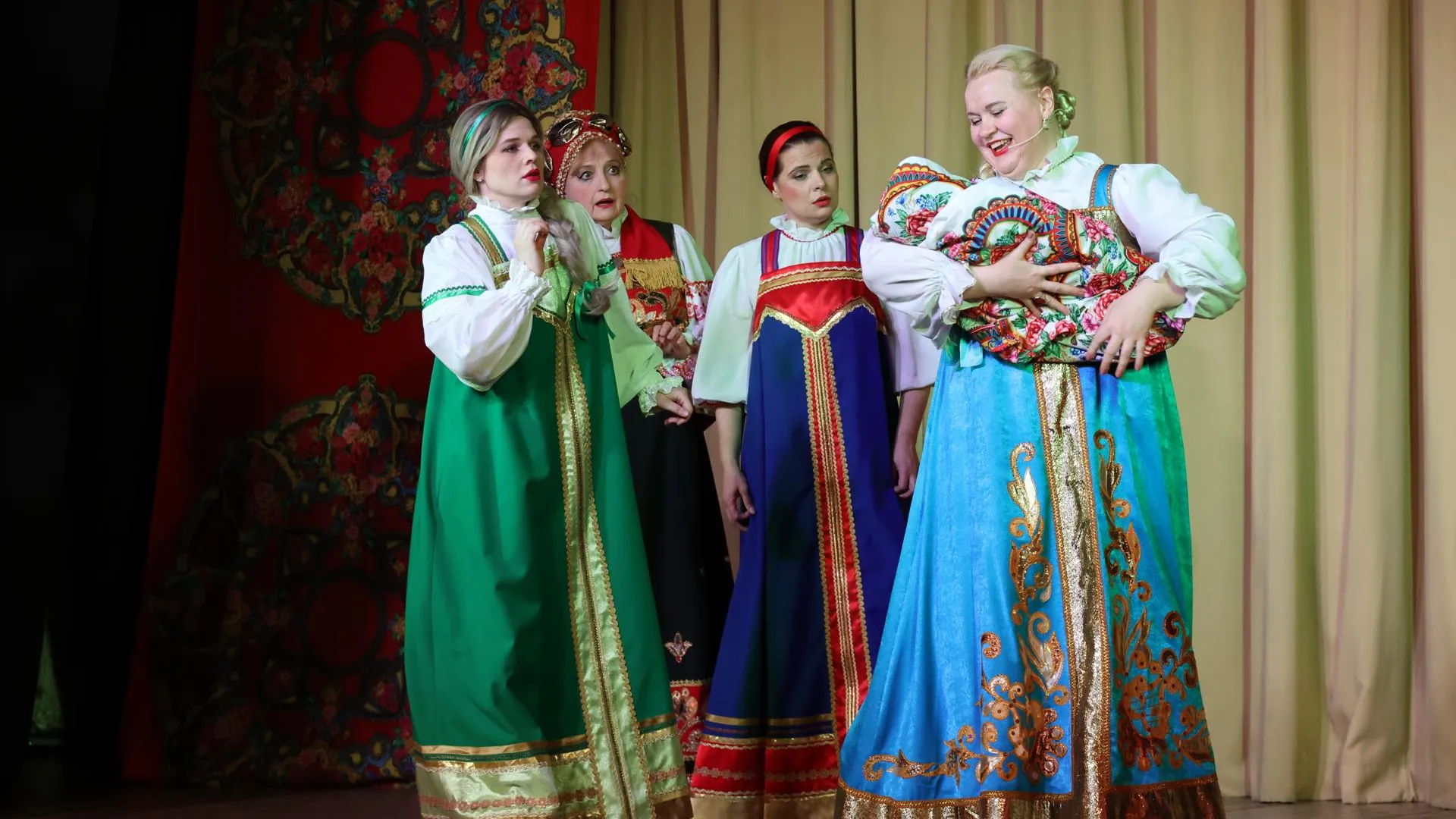 В Павлово-Посадском округе показали спектакль о царе Салтане