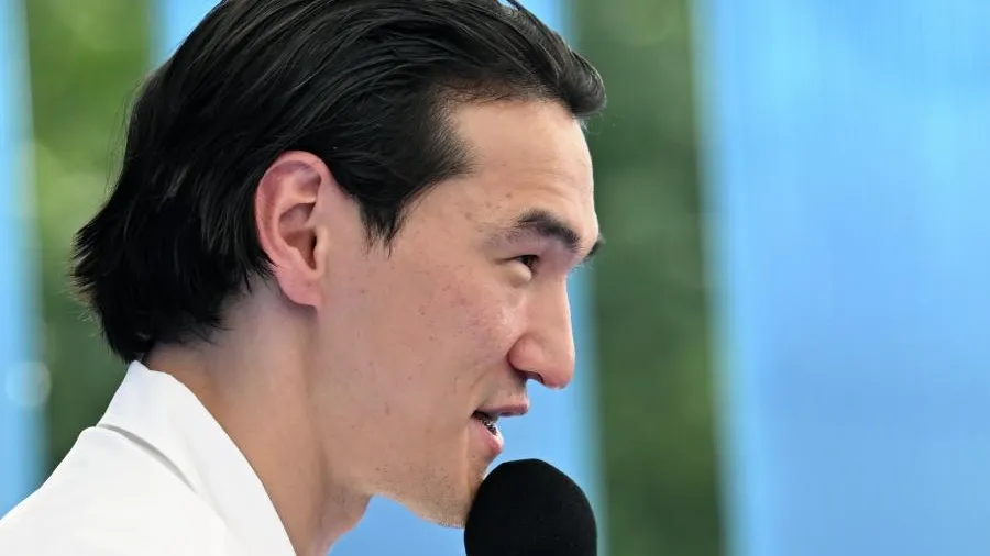 Адвокат: запрет на въезд не мешает Сабурову распоряжаться активами в России