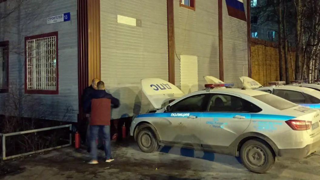 В ХМАО женщина пыталась поджечь мэрию и 3 машины ДПС по указке мошенников