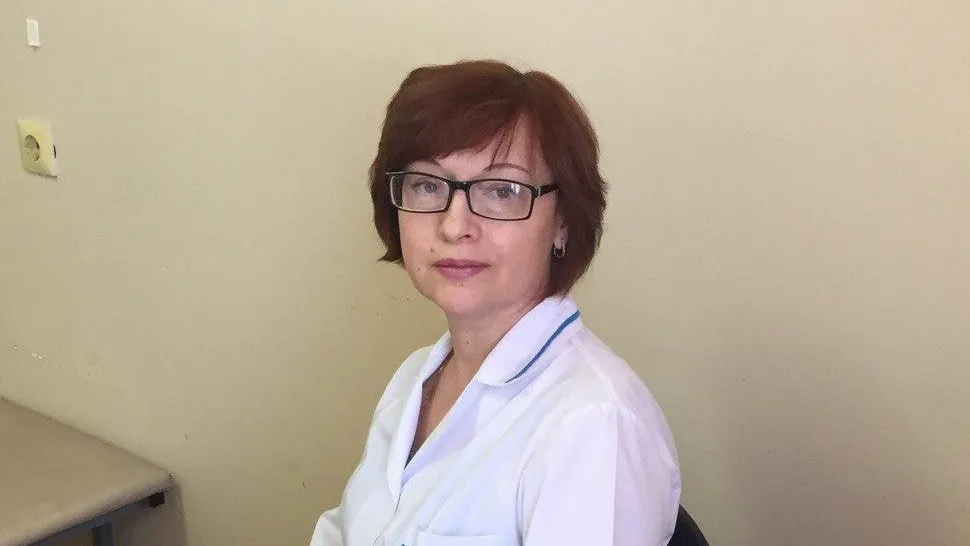 Заведующая отделением неврологии больницы Зарайска указала на симптомы болезни Паркинсона