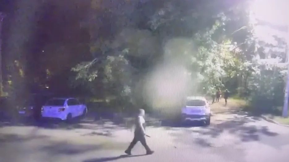 Пьяный напал с ножом на прохожих в Петербурге, возомнив себя участником «Голодных игр»