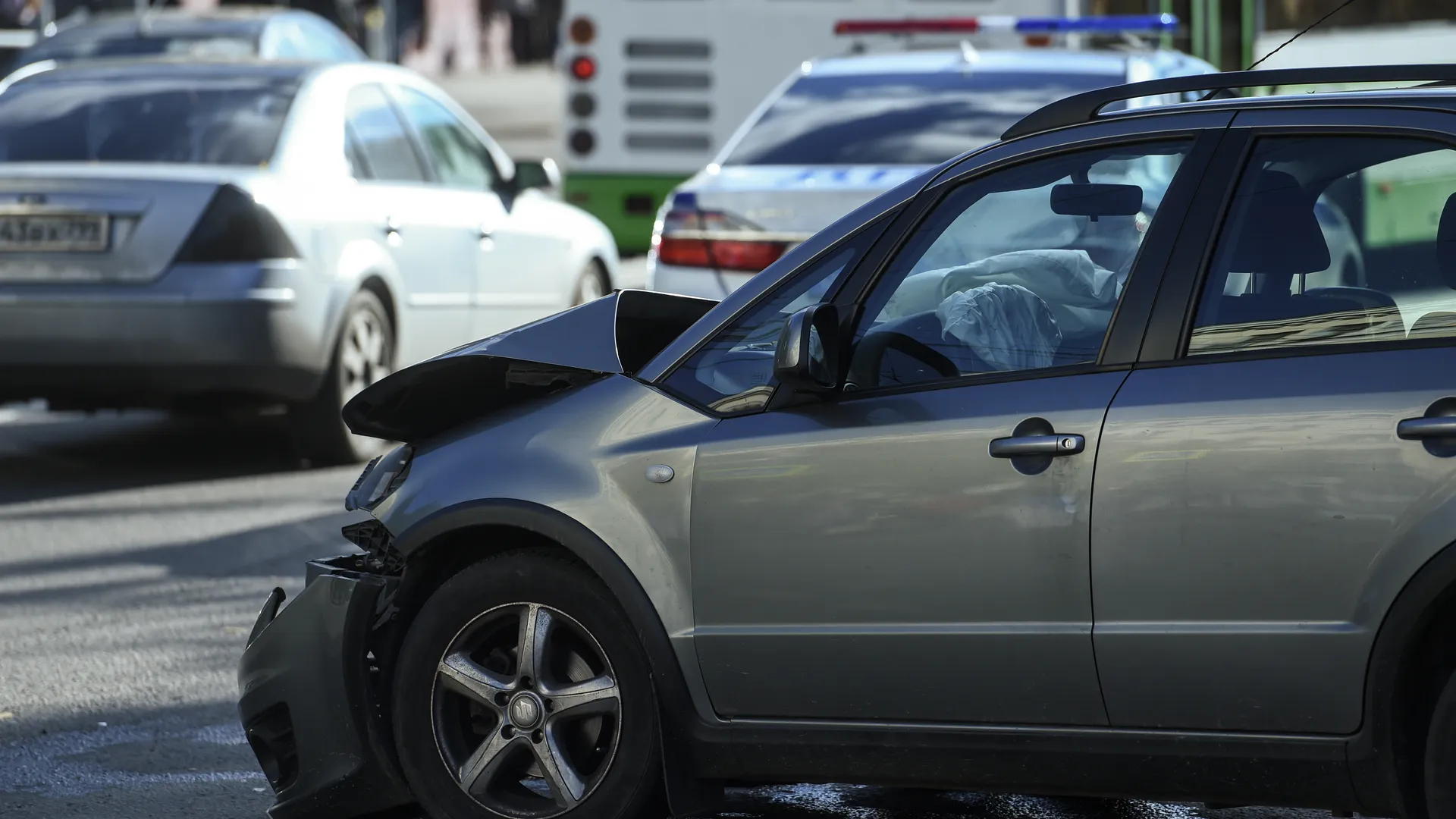 Автоюрист призвал вызывать ГИБДД при автоподставе