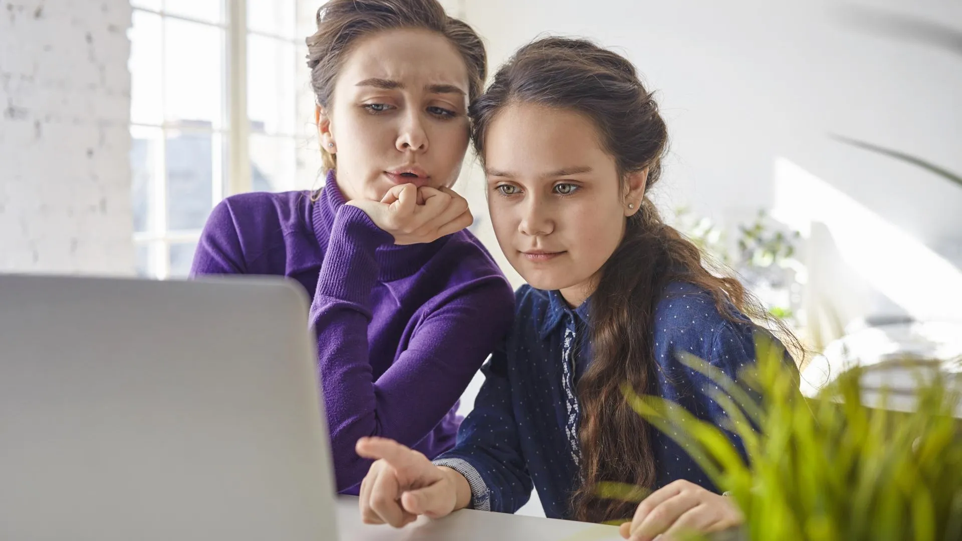 Эксперт дала советы родителям по выбору работы для подростков на лето