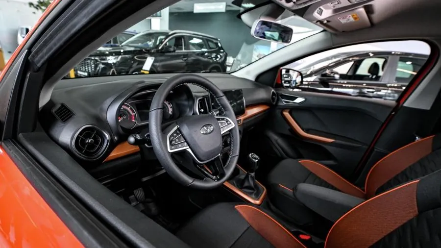 В «АвтоВАЗе» объяснили, почему в Lada Iskra за 1,25 млн руб нет кондиционера