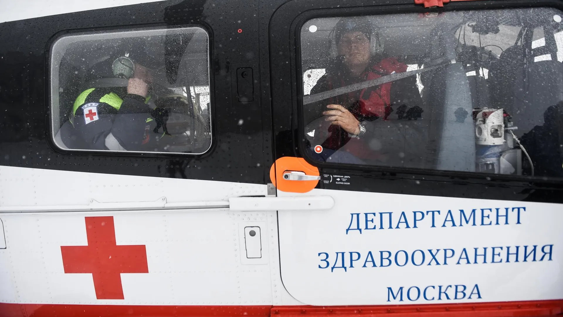 Трехлетний ребенок упал с 4 этажа в Москве