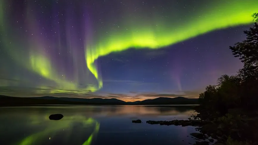 Еще один всплеск полярных сияний ожидается на Земле