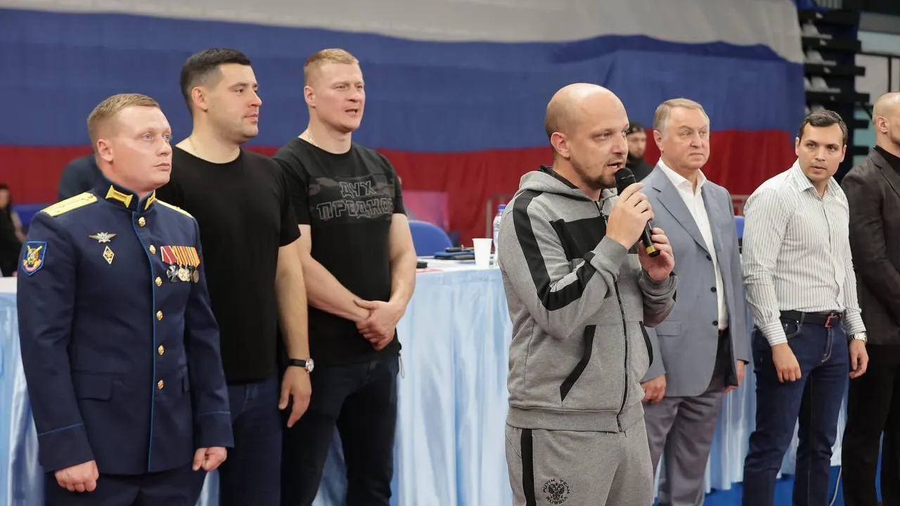 Более 400 спортсменов поучаствовали в турнире по самбо в Чехове