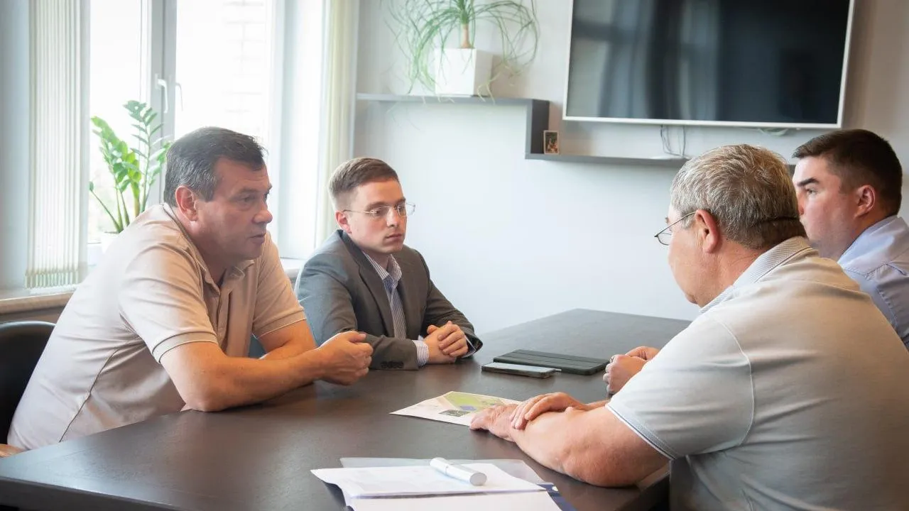 Проект по строительству спортцентра обсудили инвестор и глава Коломны