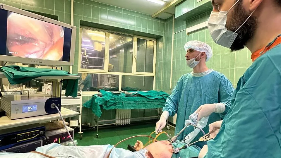 Врачи Мытищ спасли мужчину, у которого при падении разорвался мочевой пузырь