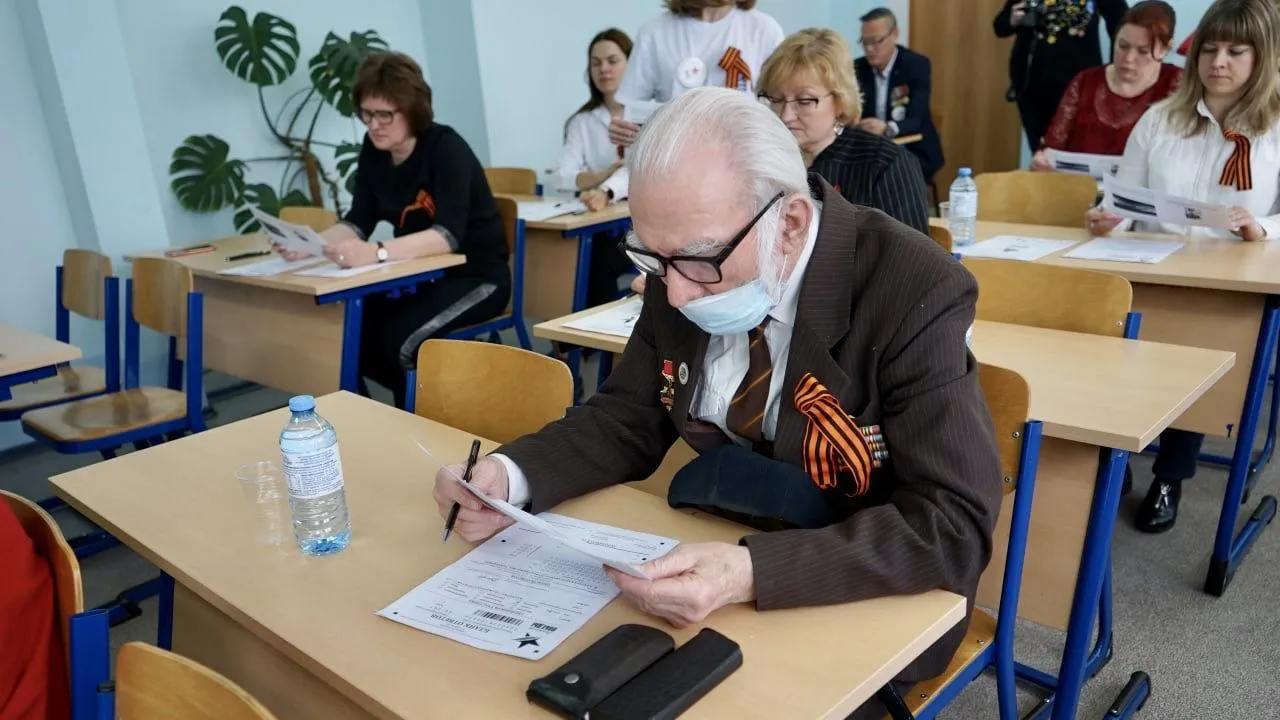 Глава Подольска пригласил жителей на «Диктант Победы» и напомнил о призах победителям