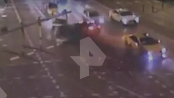 Видео массового ДТП в центре Москвы