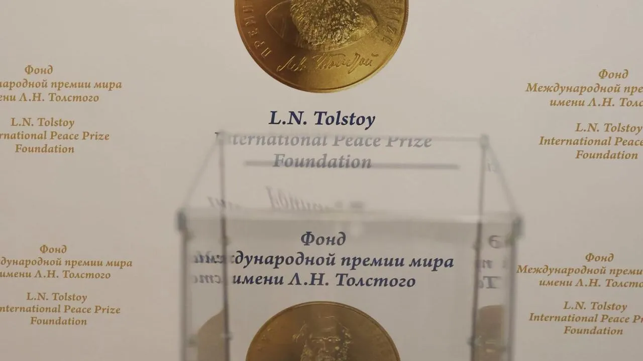 Международная премия мира имени Л. Н. Толстого: кому и за что присуждается