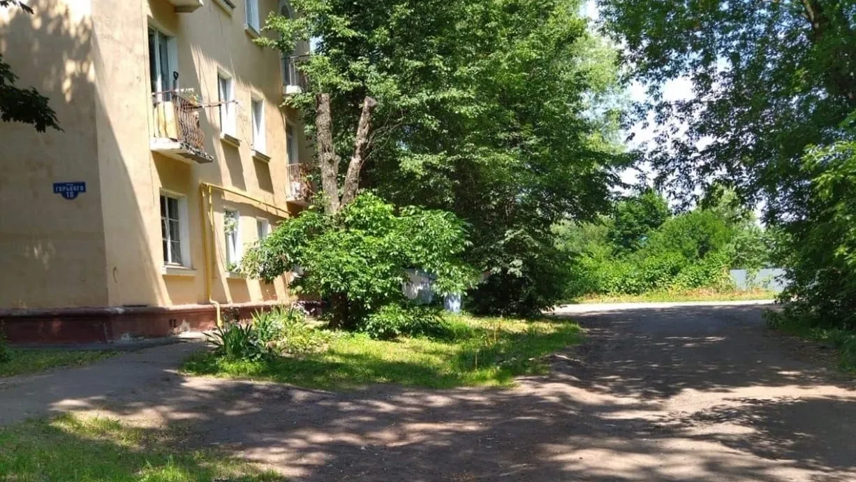 Рабочие благоустроят территорию у ряда домов в микрорайоне Львовский Подольска