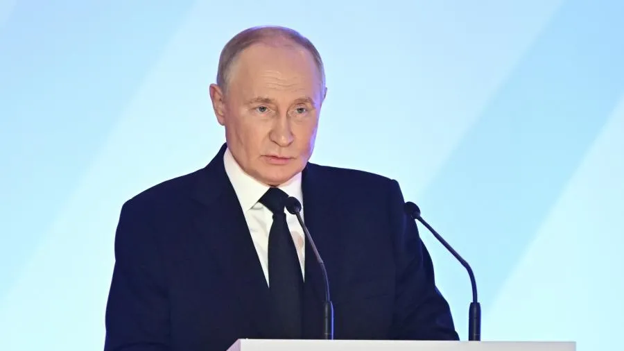 Путин: зарплаты в России растут темпами, превышающими инфляцию