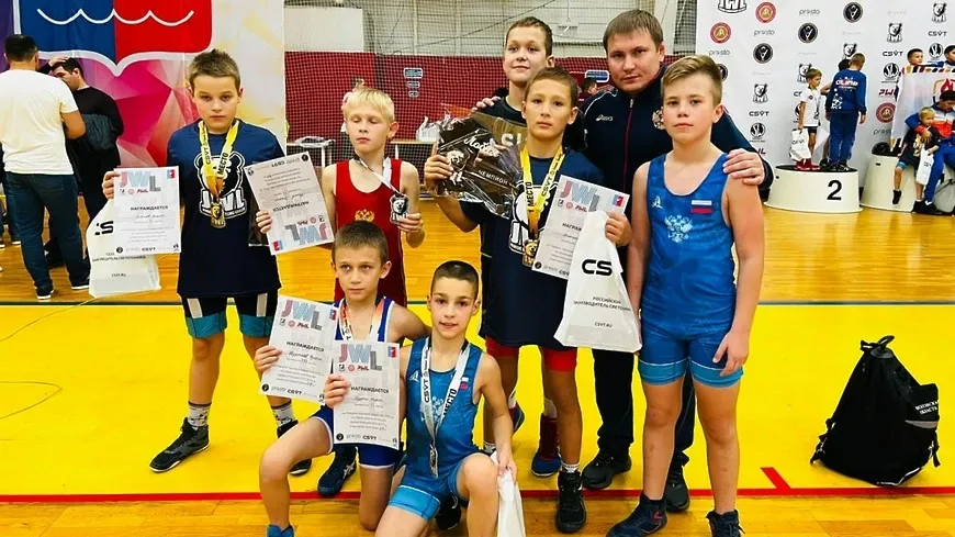 Юные борцы Подольска взяли золото на турнире «Школьная борцовская лига Поддубного»